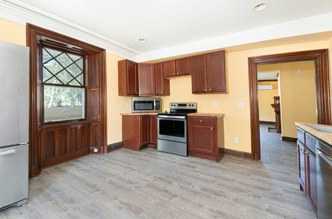 963 Main St in Leicester, MA - Building Photo - Building Photo