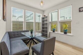 1271 Oakmont Villas Dr in Houston, TX - Building Photo - Building Photo