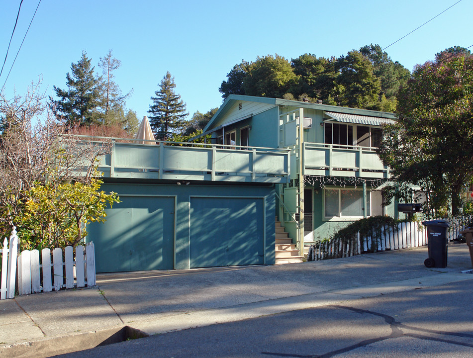 106-108 Picnic Ave in San Rafael, CA - Building Photo