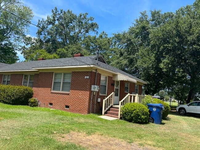 901 Parrott Ave in Kinston, NC - Building Photo - Building Photo