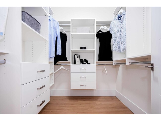 14742-1462A 62 A Ave in Surrey, BC - Building Photo - Building Photo