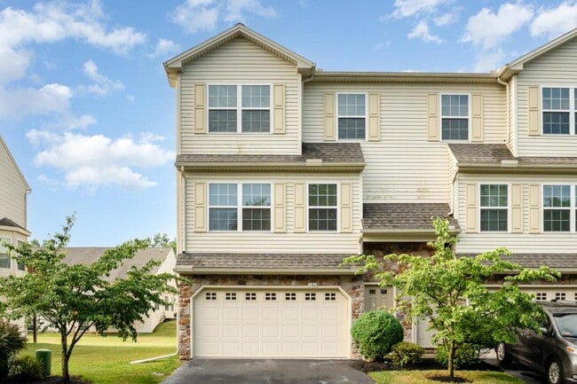 property at 192 Mapleton Dr