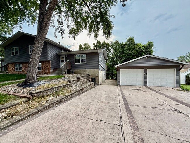 property at 206 Pearl St