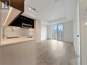 308 Jarvis St in Toronto, ON - Building Photo - Building Photo