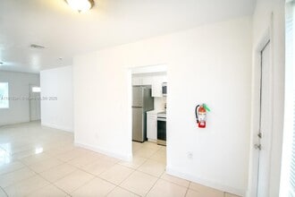 8319 NW 5th Ave in Miami, FL - Building Photo - Building Photo
