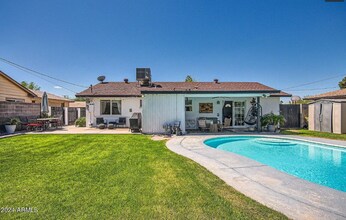 422 E Balboa Dr in Tempe, AZ - Foto de edificio - Building Photo