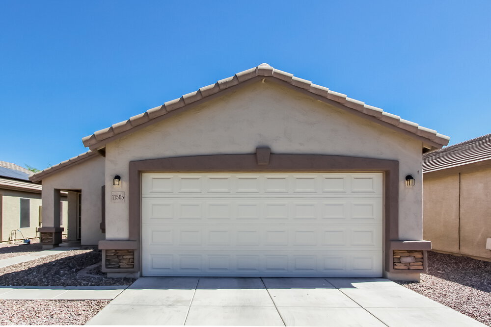 11565 W Carol Ave in Youngtown, AZ - Building Photo