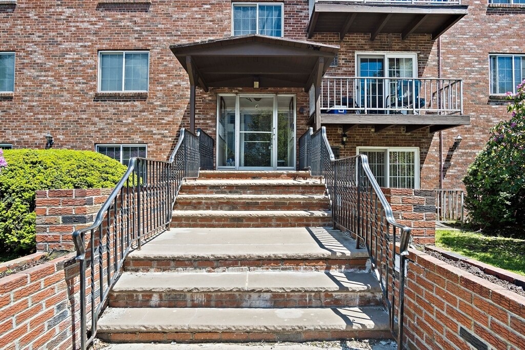 4 Church St in Malden, MA - Building Photo