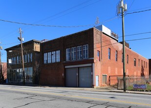 Castleberry Lofts in Atlanta, GA - Foto de edificio - Building Photo