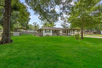 8598 Cornell Dr in Lumberton, TX - Building Photo - Building Photo
