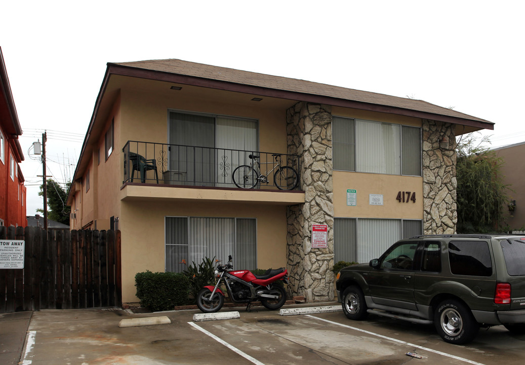 4174 Iowa St in San Diego, CA - Foto de edificio