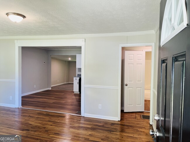 31 Swan Dr in Newnan, GA - Building Photo - Building Photo
