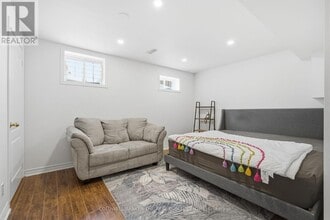 17 Barnwood Dr in Richmond Hill, ON - Building Photo - Building Photo