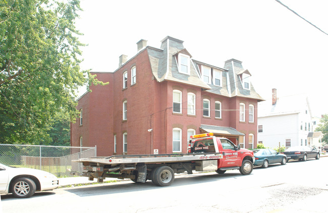 59 Catharine St in Poughkeepsie, NY - Foto de edificio - Building Photo