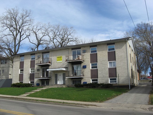 443 N Jackson St in Waukegan, IL - Building Photo - Building Photo