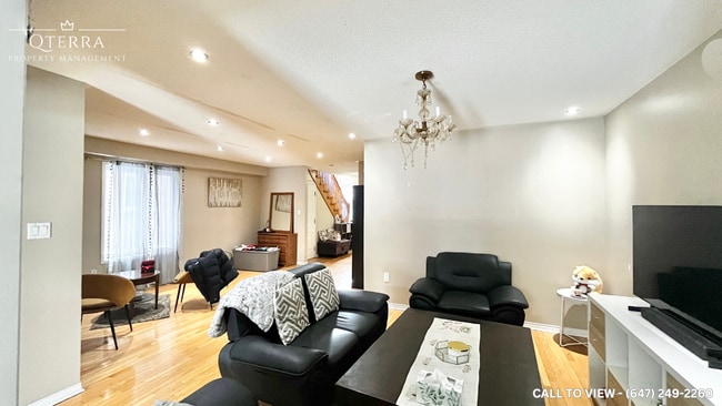 property at 66 Echoridge Dr