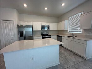 251 Nine Iron Dr in Davenport, FL - Building Photo - Building Photo