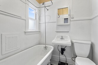 2318 SW Osage St in Portland, OR - Building Photo - Building Photo