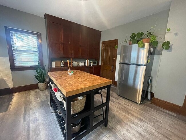 property at 432 University Ave NE