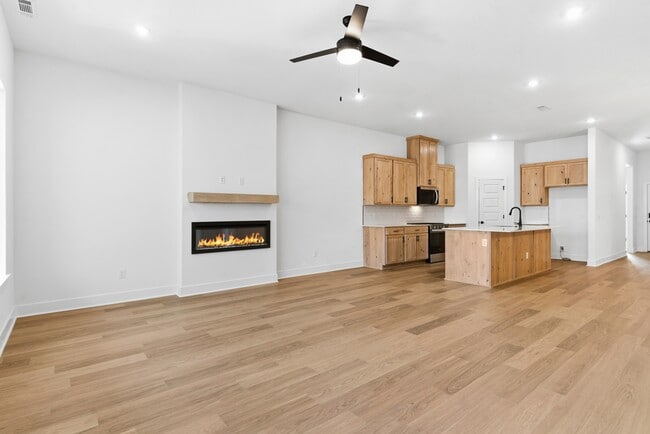 1811 E Fiji St in Fayetteville, AR - Building Photo - Building Photo