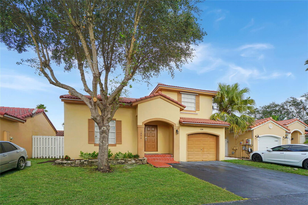 1290 NW 125th Terrace in Sunrise, FL - Building Photo