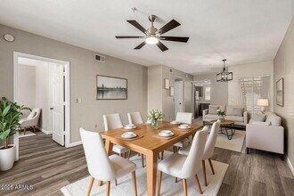 1825 W Ray Rd in Chandler, AZ - Foto de edificio - Building Photo