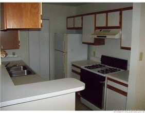 15315 SW 106th Terrace-Unit -436 in Miami, FL - Foto de edificio - Building Photo