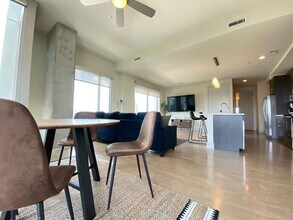 615 W 7th St in Austin, TX - Building Photo - Building Photo