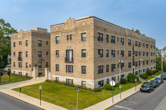 Stratford Court Apartments in Lansdowne, PA - Building Photo - Building Photo