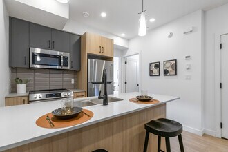 9811-9153 153 St NW in Edmonton, AB - Building Photo - Building Photo