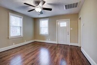 206 E 34th St photo'