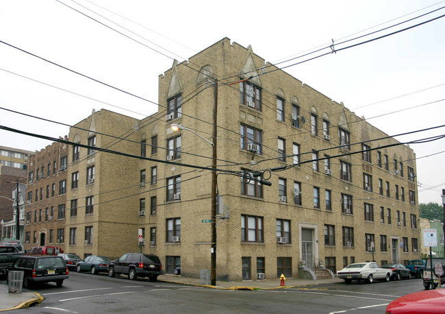 4408 New York Ave in Union City, NJ - Foto de edificio - Building Photo