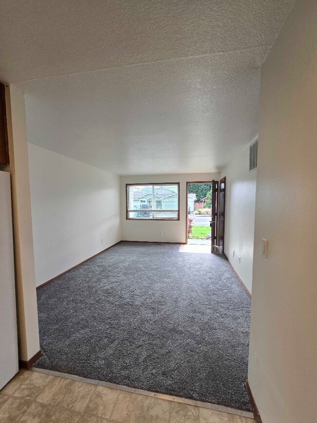 1451 Cedar St in Philomath, OR - Building Photo - Building Photo