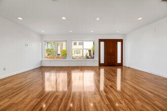 38 Sunset Ave in Los Angeles, CA - Building Photo - Building Photo