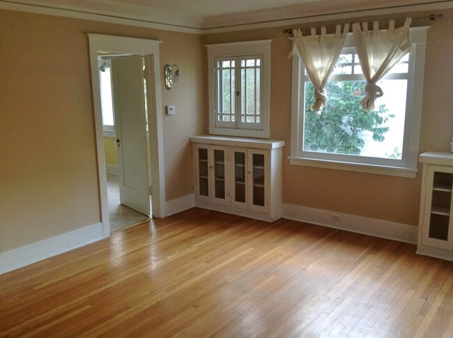 936 E Elizabeth St in Pasadena, CA - Building Photo - Building Photo