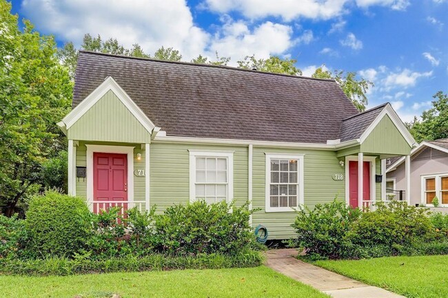 property at 716 W Melwood St