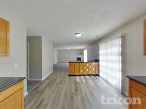 6953 W Briar Park View in New Palestine, IN - Foto de edificio - Building Photo