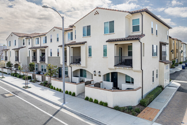 Laurel Walk in La Mirada, CA - Building Photo - Building Photo