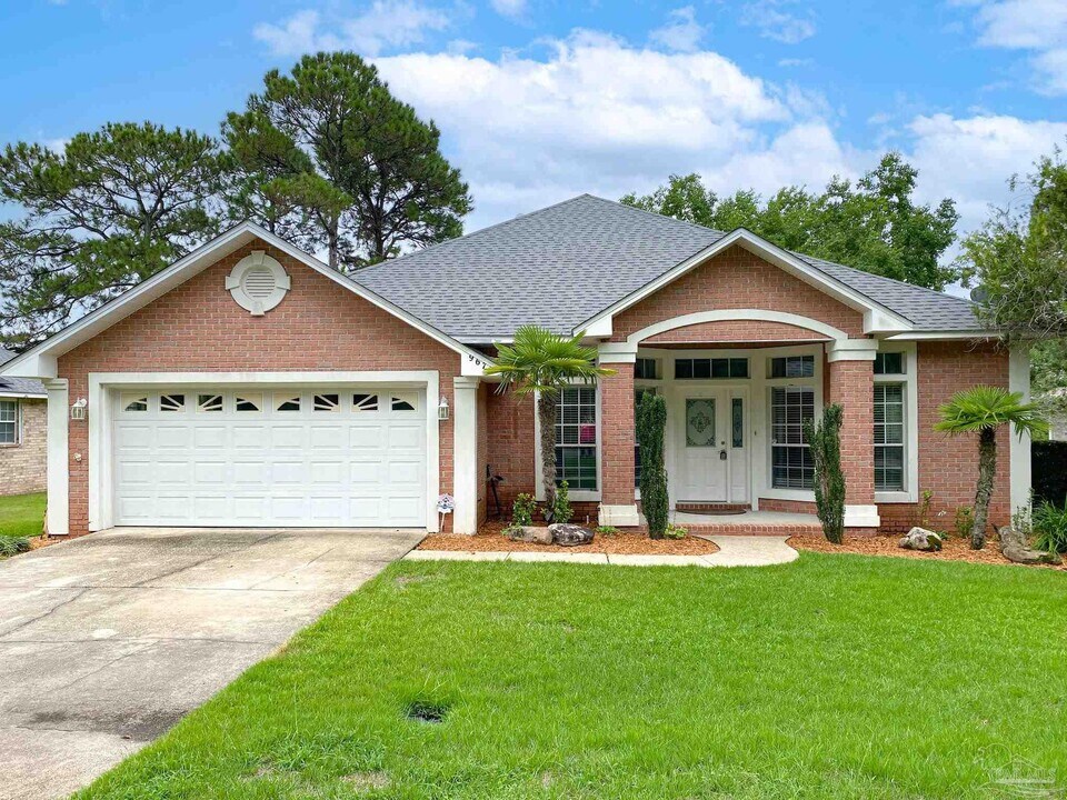 9678 Westgate Cir in Pensacola, FL - Building Photo