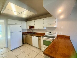 3417 SW Santa Barbara Pl, Unit 114 in Cape Coral, FL - Building Photo - Building Photo