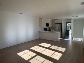 4740 3rd St in Rocklin, CA - Foto de edificio - Building Photo