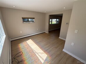 706 Hilliker Ct in East Aurora, NY - Building Photo - Building Photo