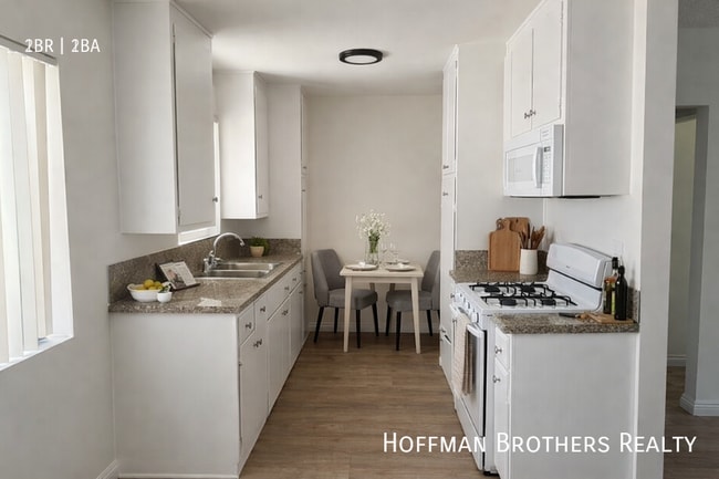 5130 Yarmouth Ave in Los Angeles, CA - Building Photo - Building Photo