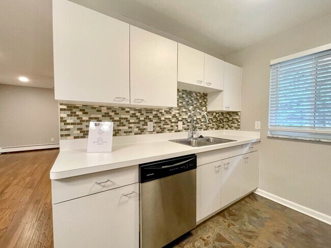 475 S Adams Rd in Birmingham, MI - Building Photo - Building Photo