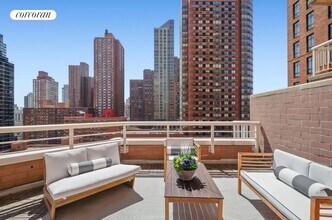 206 E 95th St in New York, NY - Building Photo - Building Photo