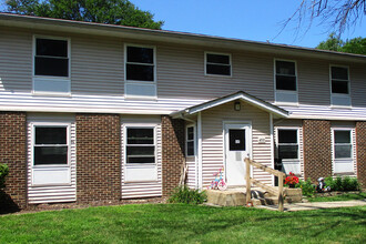 Highland Oglesby Apartments in Oglesby, IL - Building Photo - Building Photo