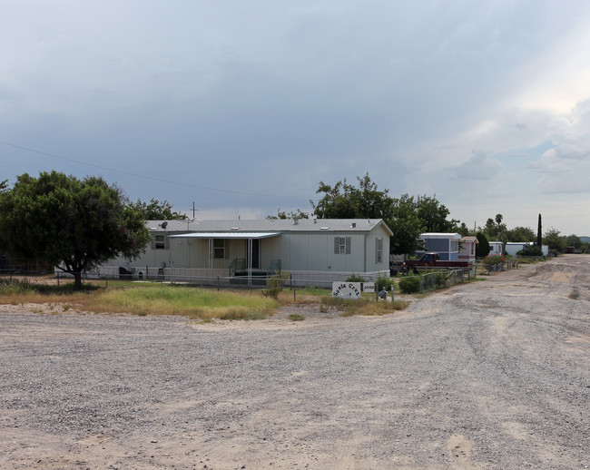 Santa Cruz in Tucson, AZ - Foto de edificio - Building Photo