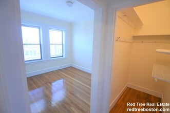 21 Park Vale Ave, Unit 11 in Boston, MA - Foto de edificio - Building Photo