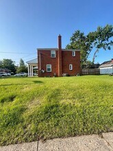 702 Shadycrest Ct in Pittsburgh, PA - Building Photo - Building Photo