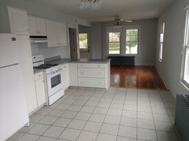 134 N Orchard St, Unit 1st.  flr in Wallingford, CT - Building Photo